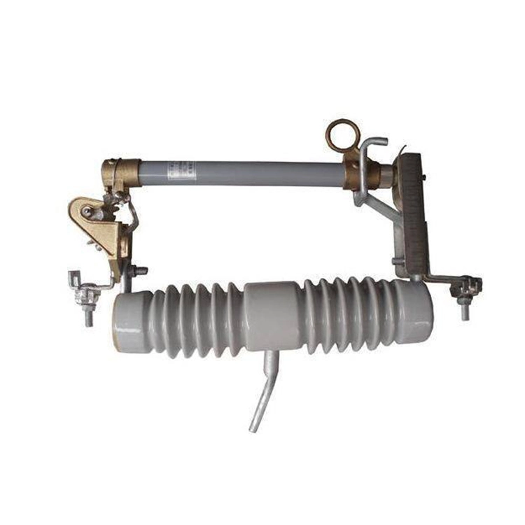 Ritaglio per fusibile elettrico montato su palo in polimero da 27 kv